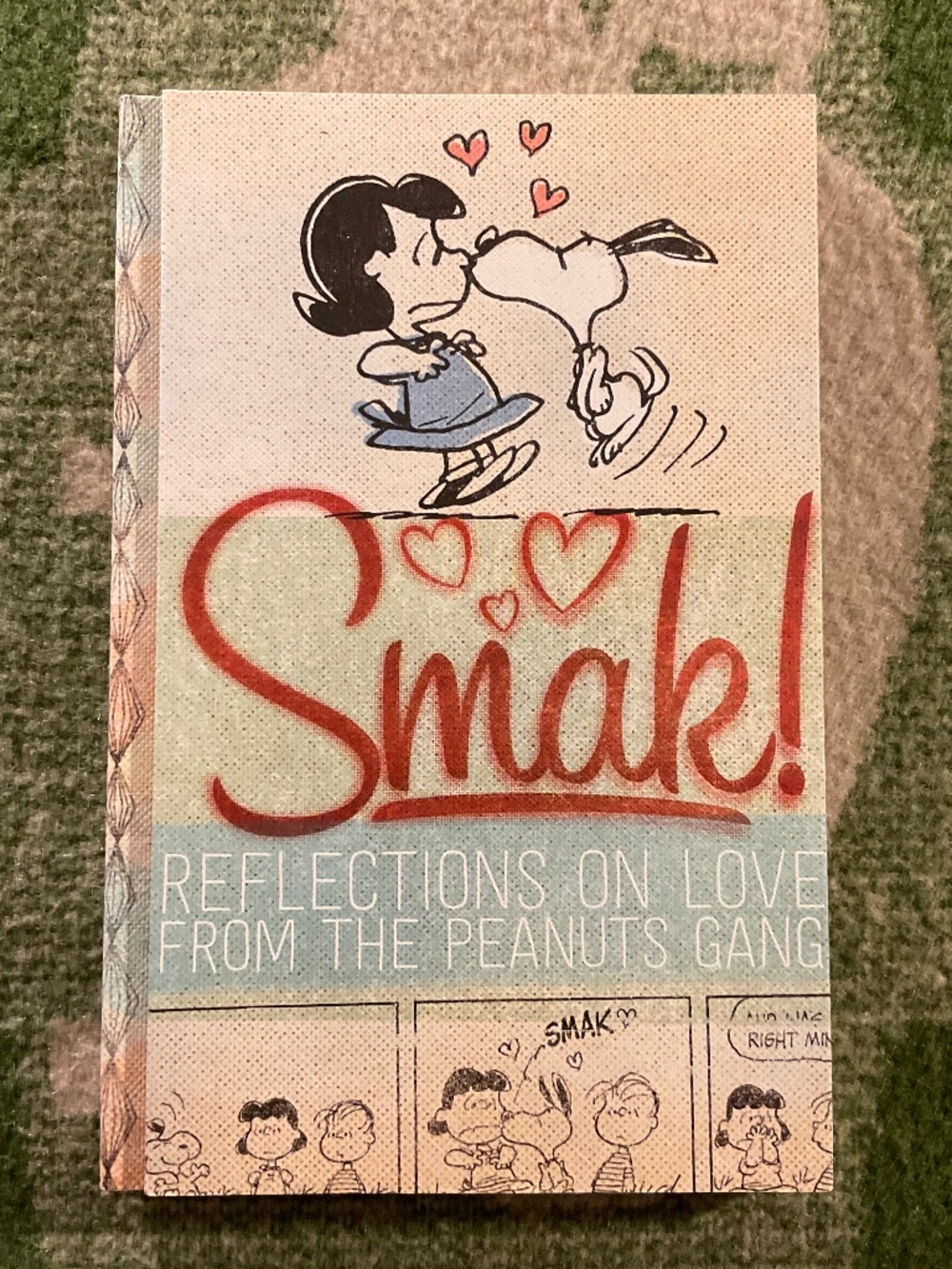 Hallmark Peanuts SMAK! Reflections on love, hardcover gift book Snoopy